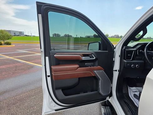 Used 2022 GMC Sierra 1500 Denali Ultimate image 4