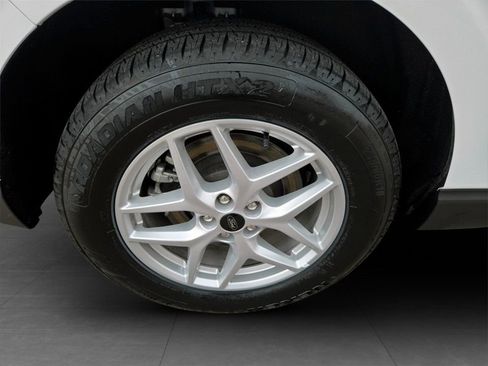 Used 2024 Ford Edge SEL image 35