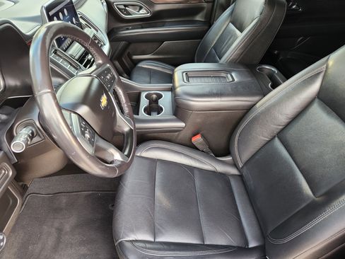 Used 2021 Chevrolet Suburban LT image 12
