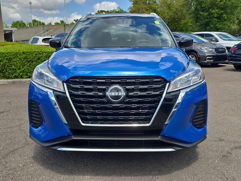 Used 2022 Nissan Kicks SV image 3