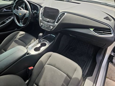 Used 2018 Chevrolet Malibu LT FWD image 10