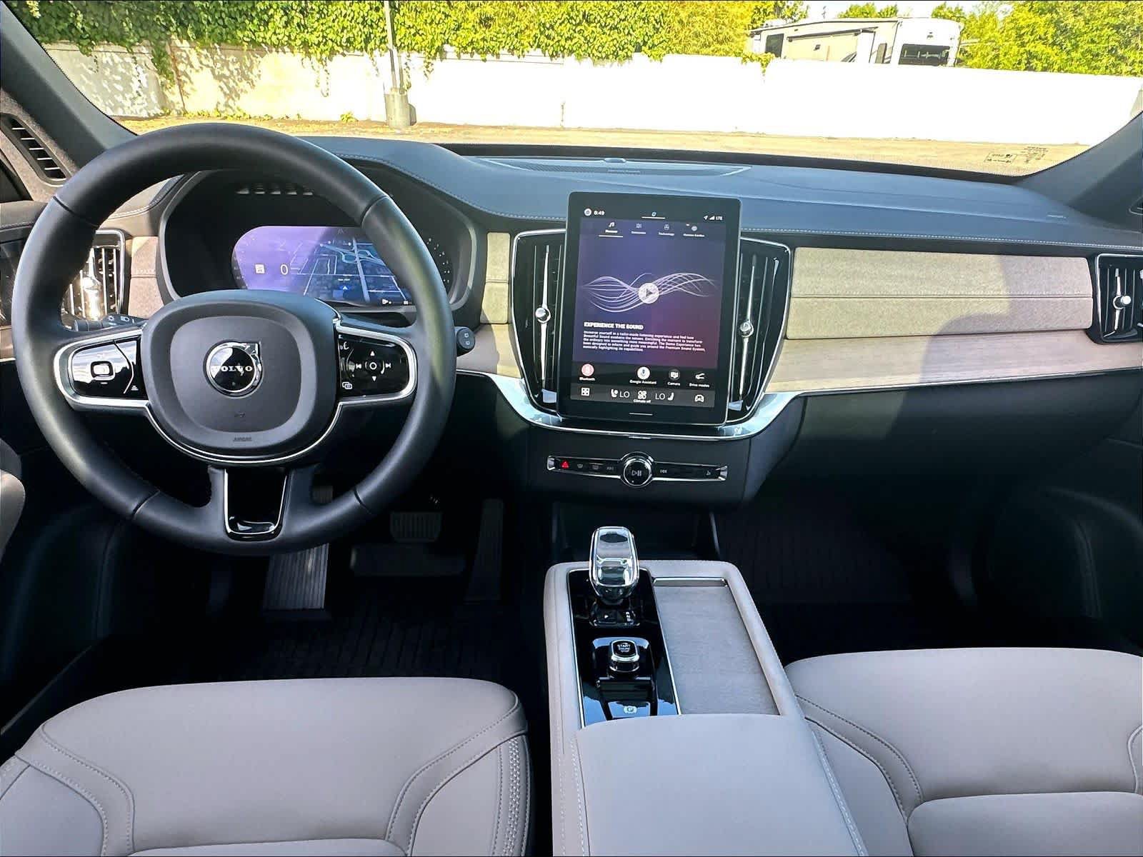 New 2027 Volvo XC90 B6 Plus AWD/4WD image 7