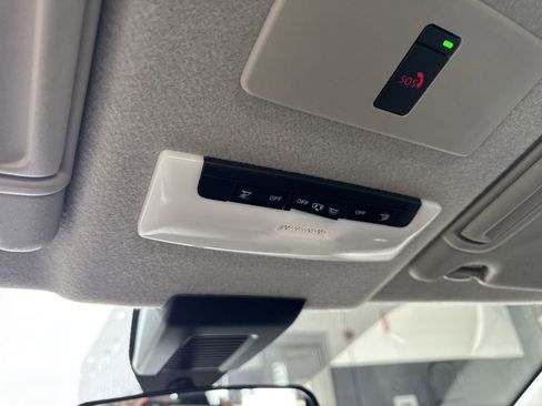 Certified 2024 Nissan Kicks SV FWD image 17