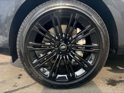 Used 2023 Land Rover Range Rover Long Wheelbase SE image 10