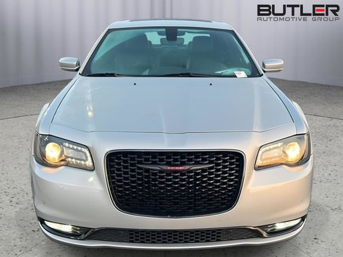 Used 2023 Chrysler 300 S RWD image 9