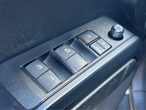 Used 2021 Toyota Tacoma SR w/ SR Convenience Package RWD image 33