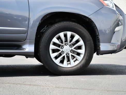 Used 2016 Lexus GX 460 w/ Premium Package AWD/4WD image 9