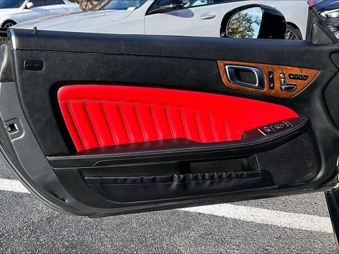 Certified 2020 Mercedes-Benz SLC 300 image 19