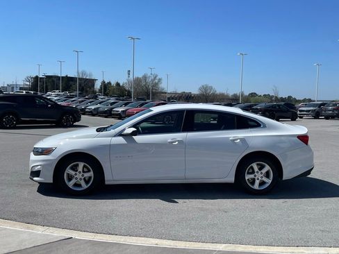 Used 2023 Chevrolet Malibu LS w/ Driver Confidence Package FWD image 4