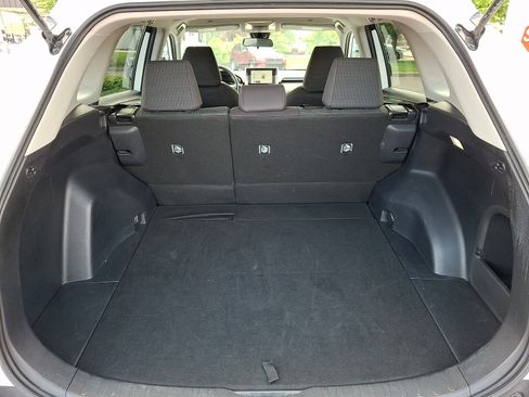 Used 2025 Toyota RAV4 LE AWD/4WD image 28