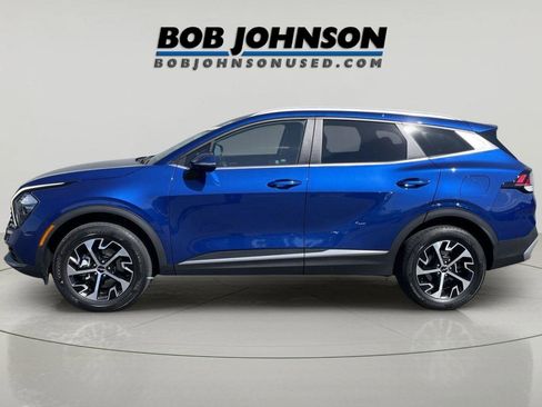 Used 2023 Kia Sportage EX AWD/4WD image 6