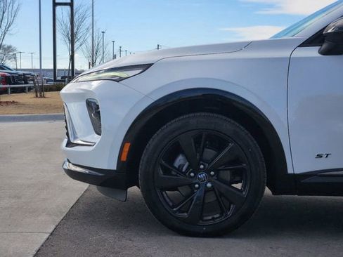 New 2025 Buick Envision Sport Touring image 5