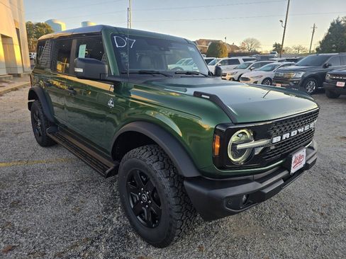 New 2025 Ford Bronco Outer Banks image 3