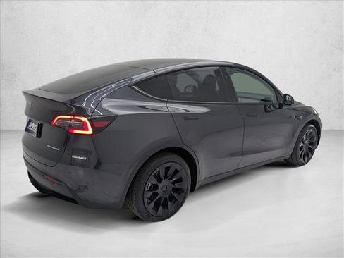 Used 2024 Tesla Model Y Long Range image 5