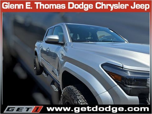 Used 2025 Toyota Tacoma SR5 AWD/4WD image 6