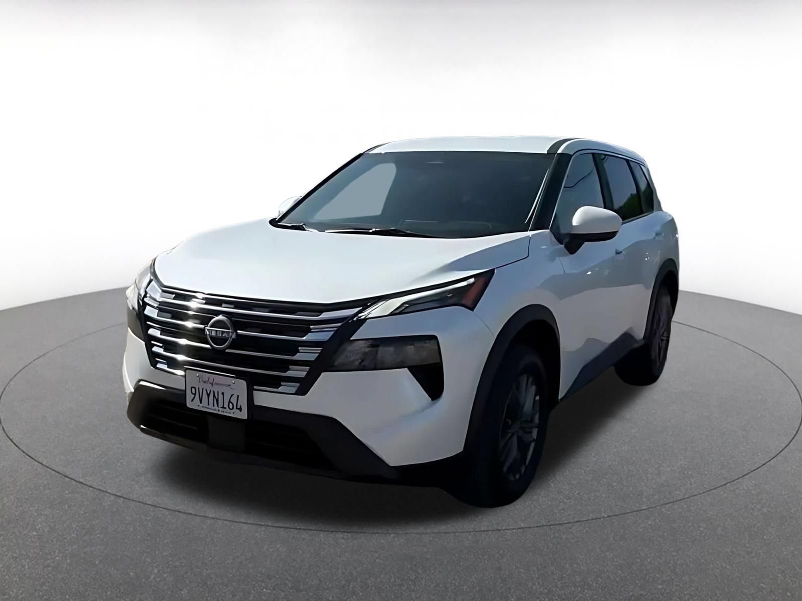 Used 2026 Nissan Rogue SV FWD image 4