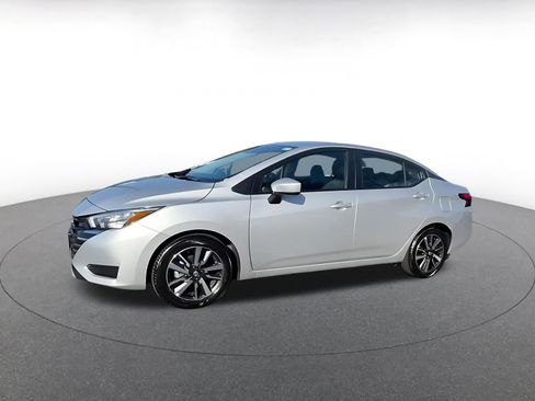 Used 2025 Nissan Versa SV FWD image 8