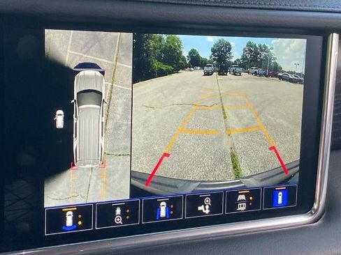 Certified 2022 GMC Yukon Denali image 18