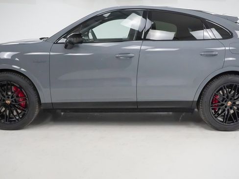 New 2026 Porsche Cayenne S image 2