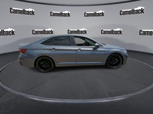 Used 2023 Volkswagen Jetta SE w/ Panoramic Sunroof Package FWD image 8
