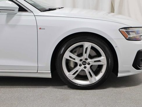 Used 2025 Audi A8 L 3.0T AWD/4WD image 11