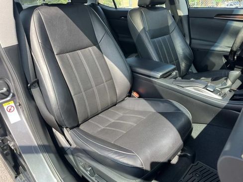 Used 2017 Lexus ES 350 w/ Luxury Package FWD image 27