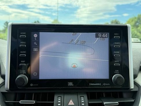 Used 2020 Toyota RAV4 Limited AWD/4WD image 21