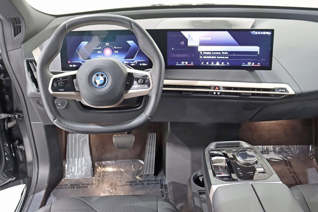 Used 2025 BMW iX xDrive50 w/ Premium Package AWD/4WD image 14