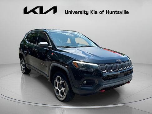 Used 2022 Jeep Compass Trailhawk w/ Trailhawk Elite Group AWD/4WD image 2