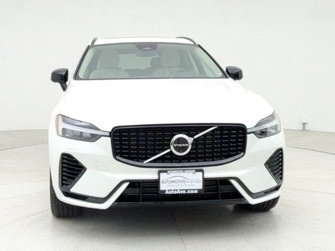 Used 2024 Volvo XC60 T8 Plus image 2