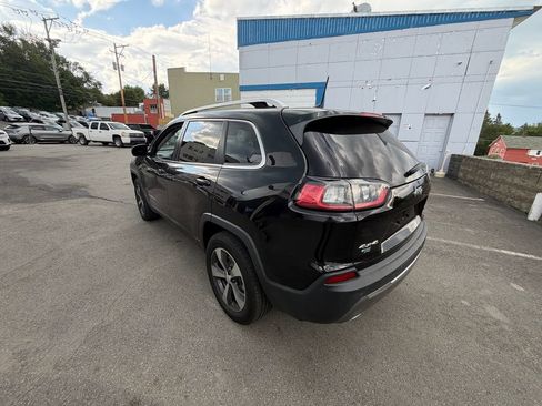 Used 2019 Jeep Cherokee Limited AWD/4WD image 3
