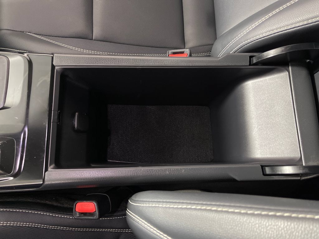 Used 2025 Toyota Camry SE FWD image 23