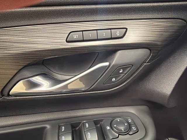 Used 2024 GMC Terrain SLT AWD/4WD image 14