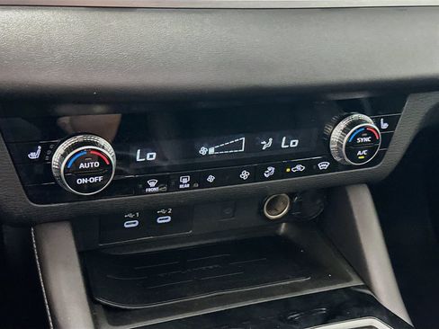 Used 2025 Mitsubishi Outlander SE AWD/4WD image 24
