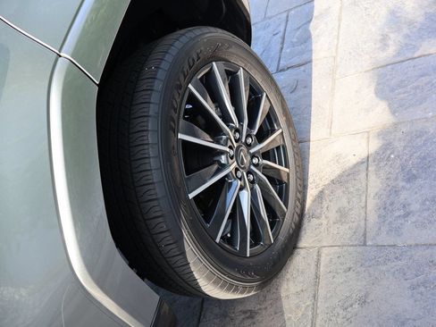 Used 2026 Lexus GX 550 w/ Accessory Package (2T) AWD/4WD image 19