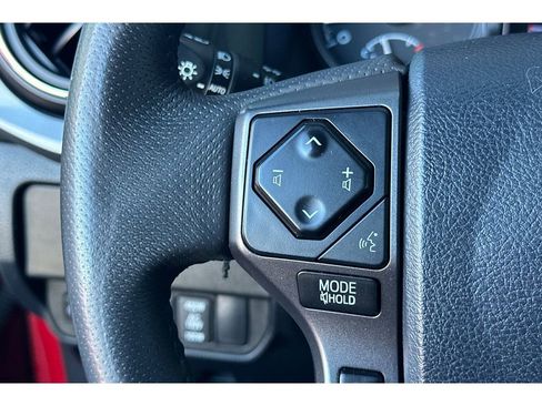 Used 2020 Toyota Tacoma 2WD Double Cab image 25