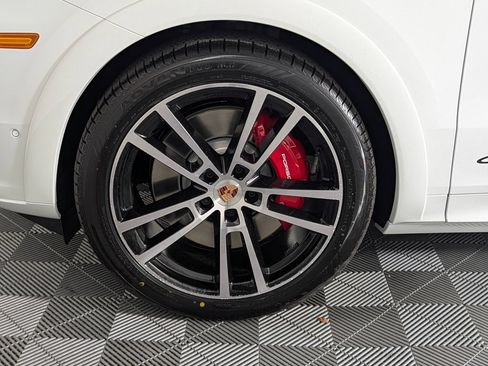 New 2026 Porsche Cayenne GTS AWD/4WD image 11