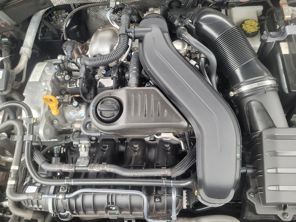 Used 2025 Volkswagen Jetta SE FWD image 30