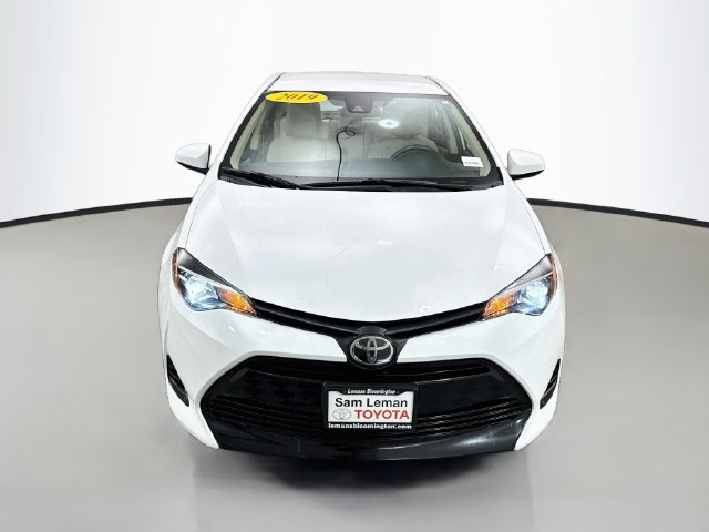 Used 2019 Toyota Corolla LE FWD image 2