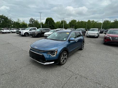 Certified 2023 Kia Niro SX Touring FWD image 13