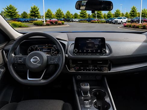 Used 2022 Nissan Rogue SV FWD image 18