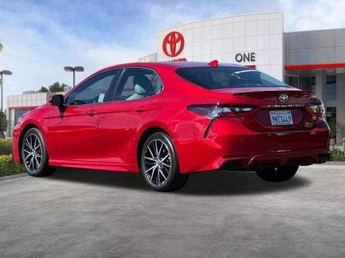 Used 2024 Toyota Camry SE w/ Cold Weather Package AWD/4WD image 7