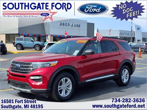 Used 2023 Ford Explorer XLT w/ Equipment Group 202A AWD/4WD image 1