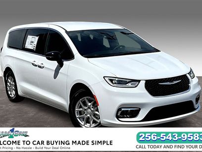 New 2026 Chrysler Pacifica Select