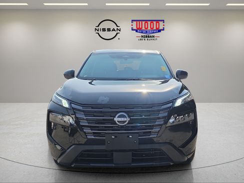Certified 2026 Nissan Rogue SV FWD image 6