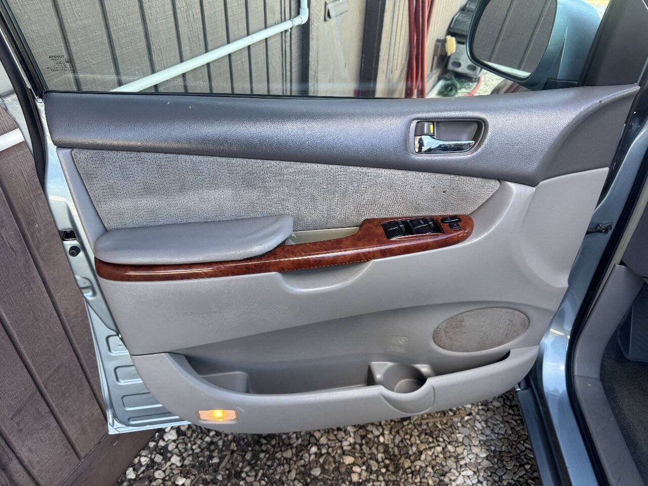 Used 2005 Toyota Sienna FWD image 23