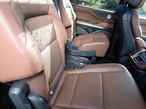 New 2025 Lincoln Navigator Reserve image 36