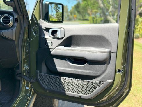 Used 2022 Jeep Wrangler Unlimited Rubicon w/ Trailer Tow Package image 20