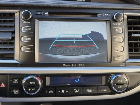 Used 2017 Toyota Highlander XLE image 20