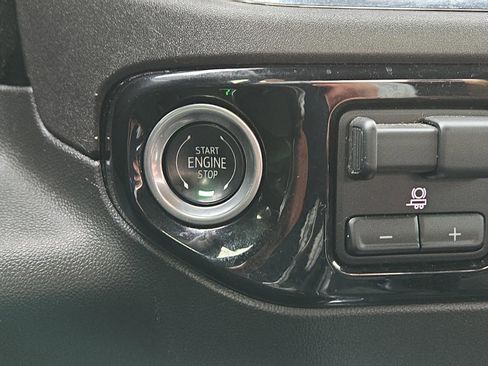 Used 2024 GMC Sierra 1500 Elevation image 28